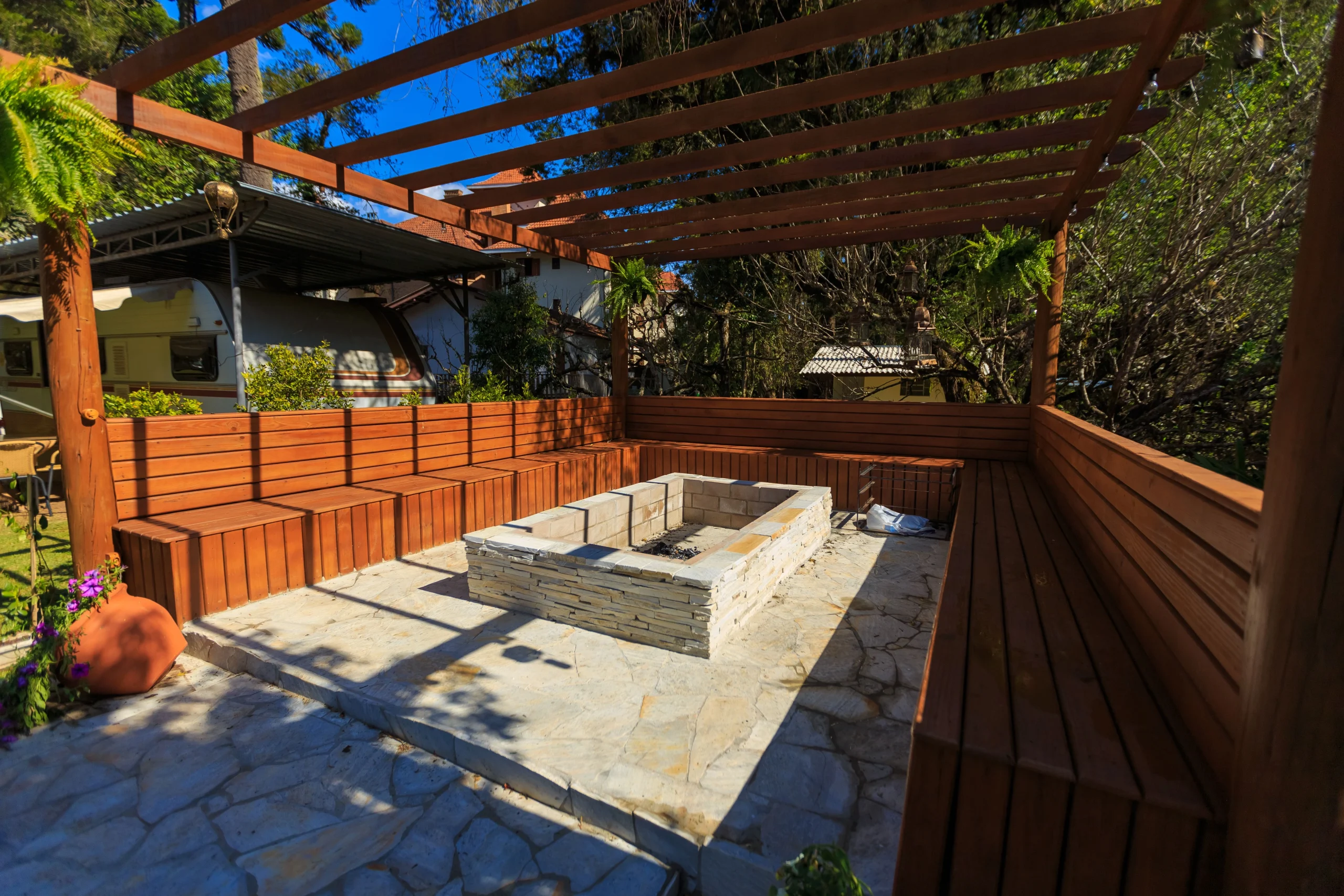 pexels-bertellifotografia-13871296 | | Manny's Exterior Design